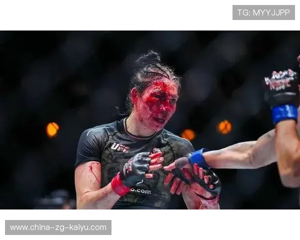 UFC拳手一回合打出百次有效击打，极限挑战与格斗艺术的完美结合