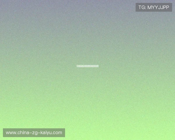 高尔夫选手一杆进洞,球洞里有蛇 高尔夫选手一杆进洞,球洞里有蛇