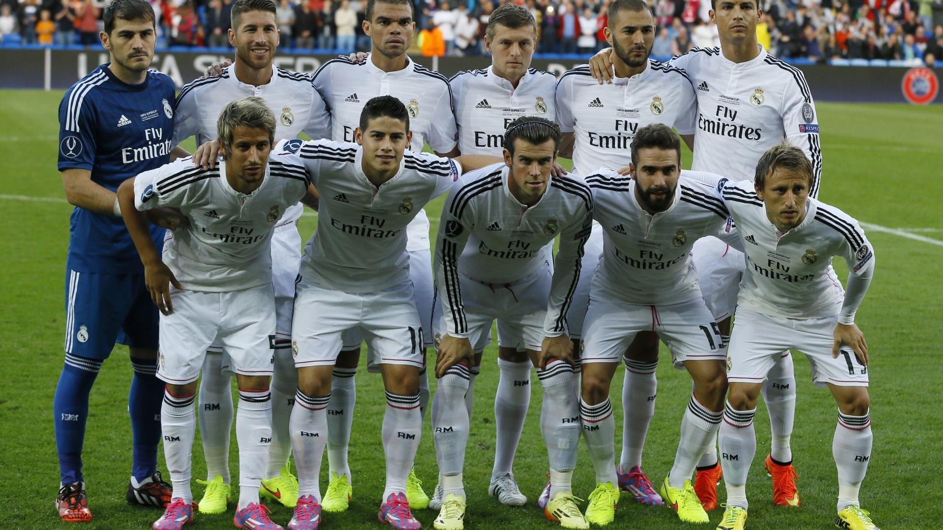 开云体育网址-瞩目明星对决：梅西与C朗的焦点相遇，梅西配合  第3张